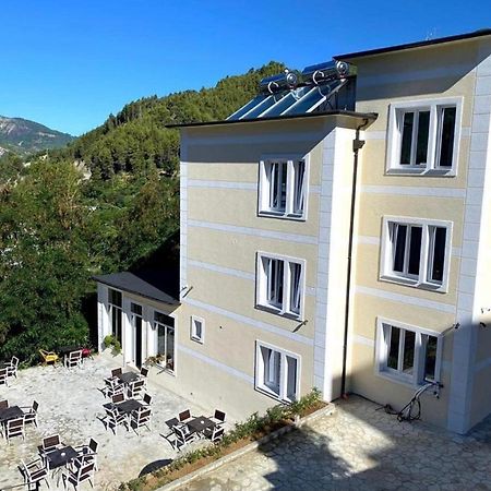 R Hotel Corovode Luaran gambar