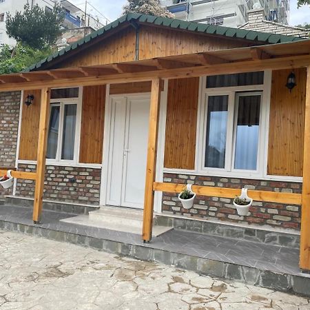 R Hotel Corovode Luaran gambar