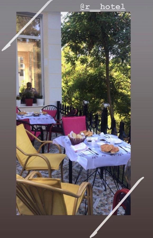 R Hotel Corovode Luaran gambar