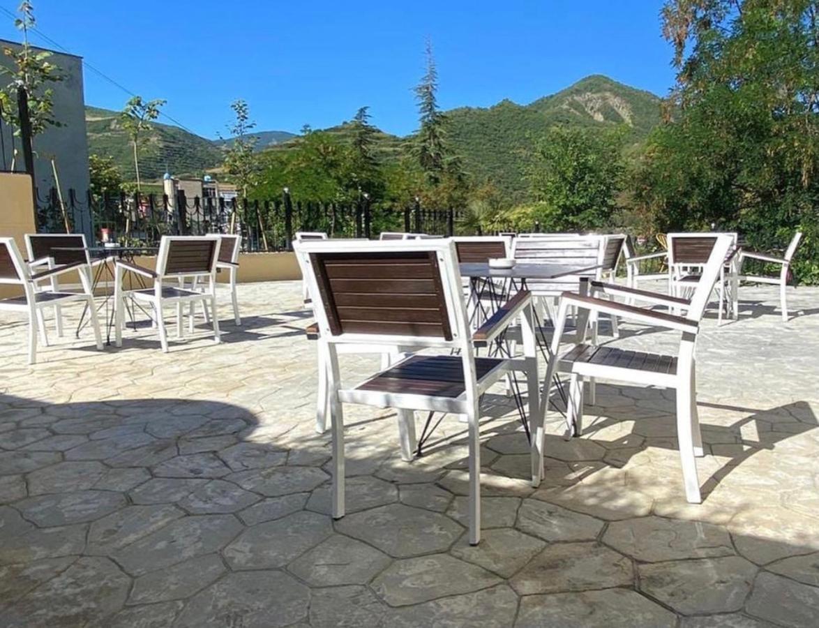 R Hotel Corovode Luaran gambar